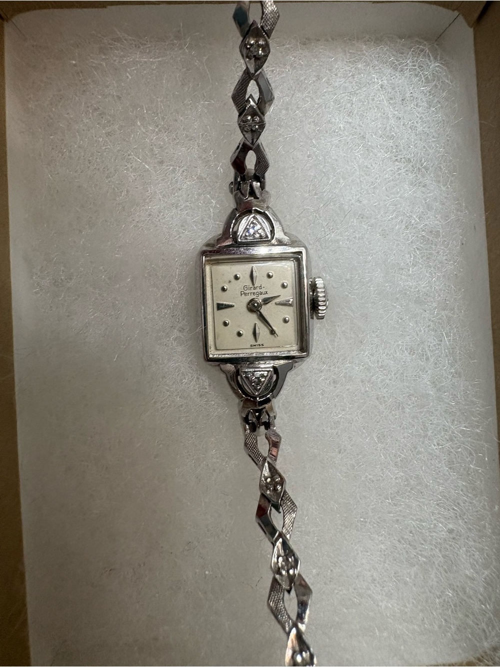 Girard-Perregaux Vintage Swiss Ladies Watch — Silver & Cream - Picture 3 of 11